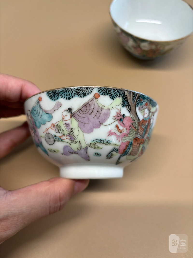 清同治 粉彩麒麟送子纹碗一对 - 图2